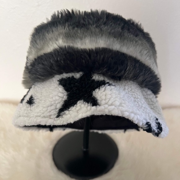 UPCYCLED & RARE Bucket Hat - NWT - Black/White/Grey - Picture 2 of 6